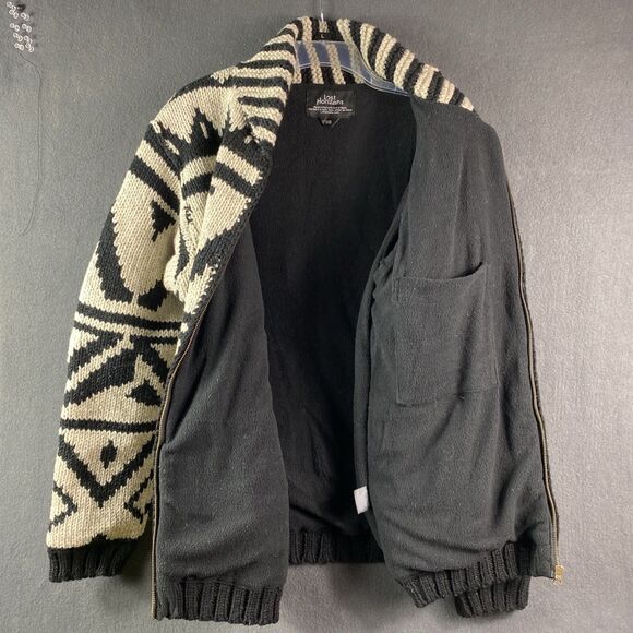NWT Lost Horizons Wool Zip Jacket Medium
Black Cream Nordic Southwest
Handmade - Picture 7 of 14